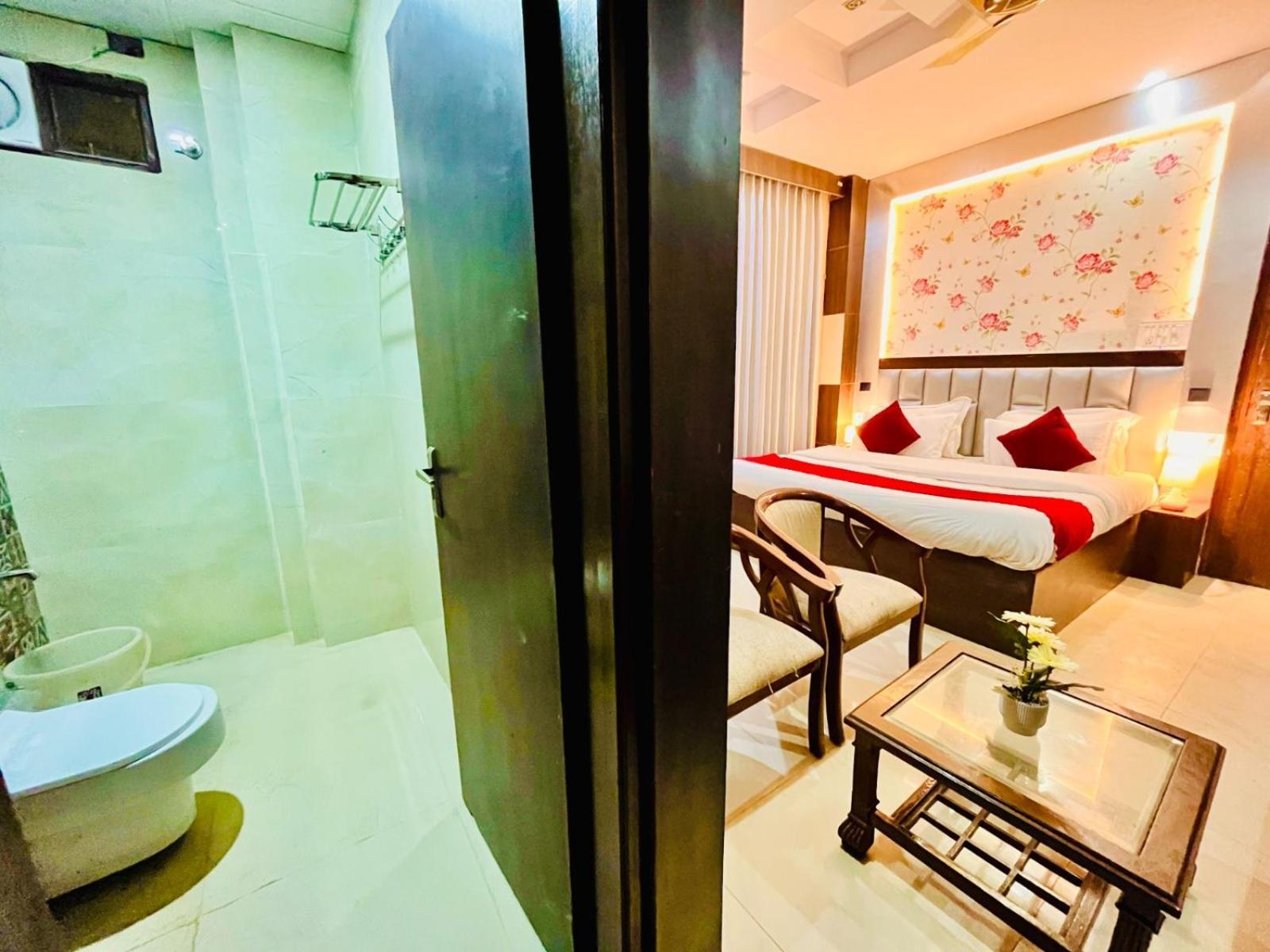 Hotel Ramawati Near Ganga Ghat Haridwar Bagian luar foto