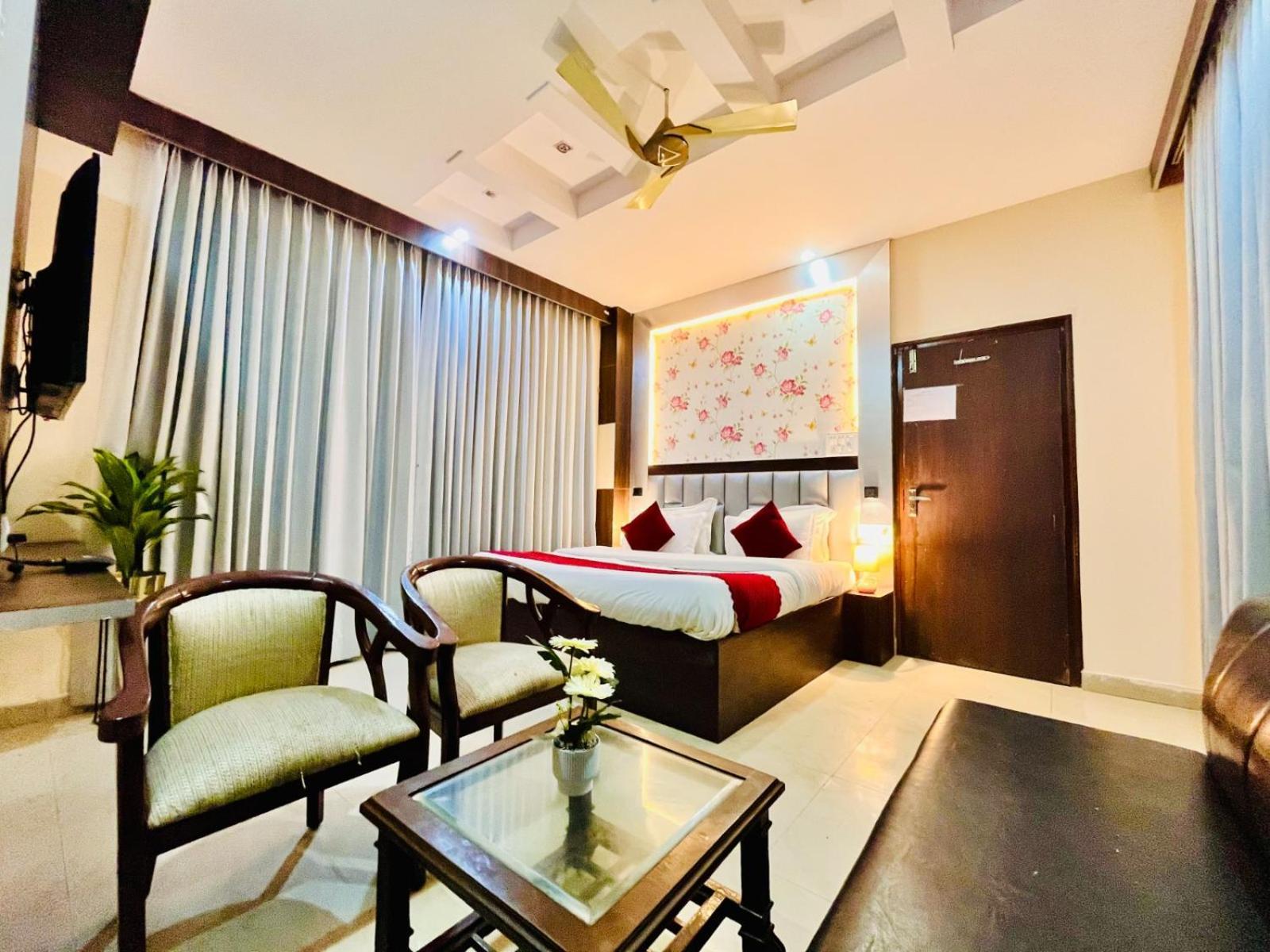 Hotel Ramawati Near Ganga Ghat Haridwar Bagian luar foto