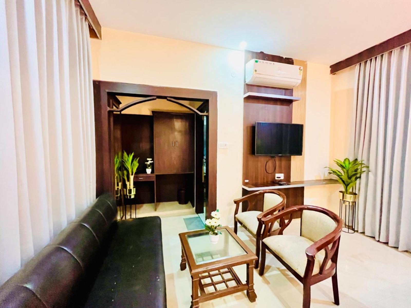 Hotel Ramawati Near Ganga Ghat Haridwar Bagian luar foto
